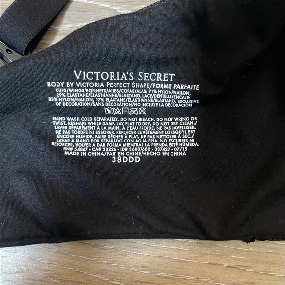 Black Victoria’s Secret Bra 38DDD - Picture 5 of 5